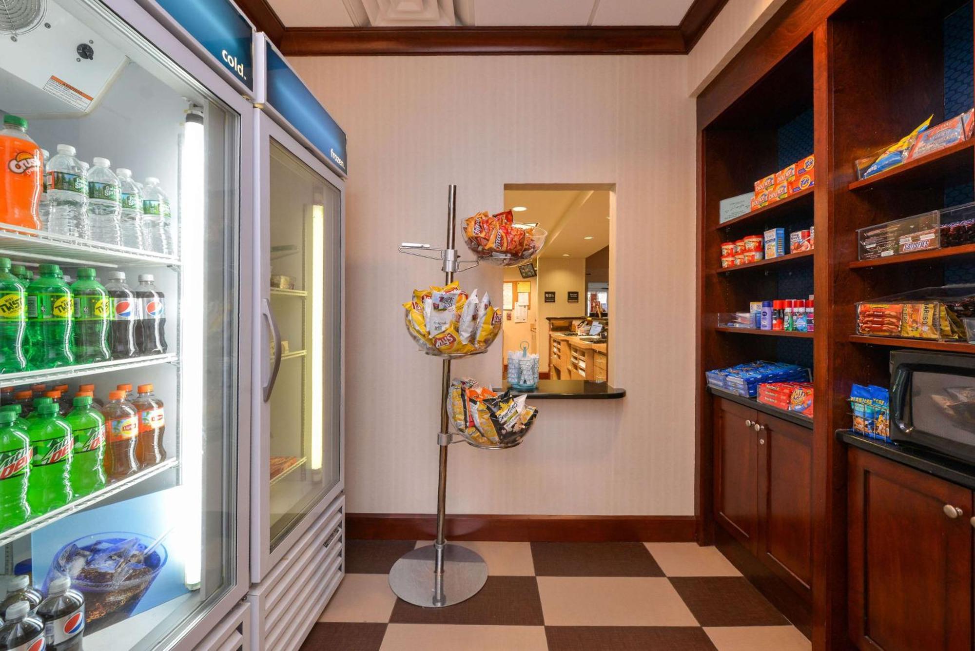 Hampton Inn & Suites By Hilton Plymouth Bagian luar foto