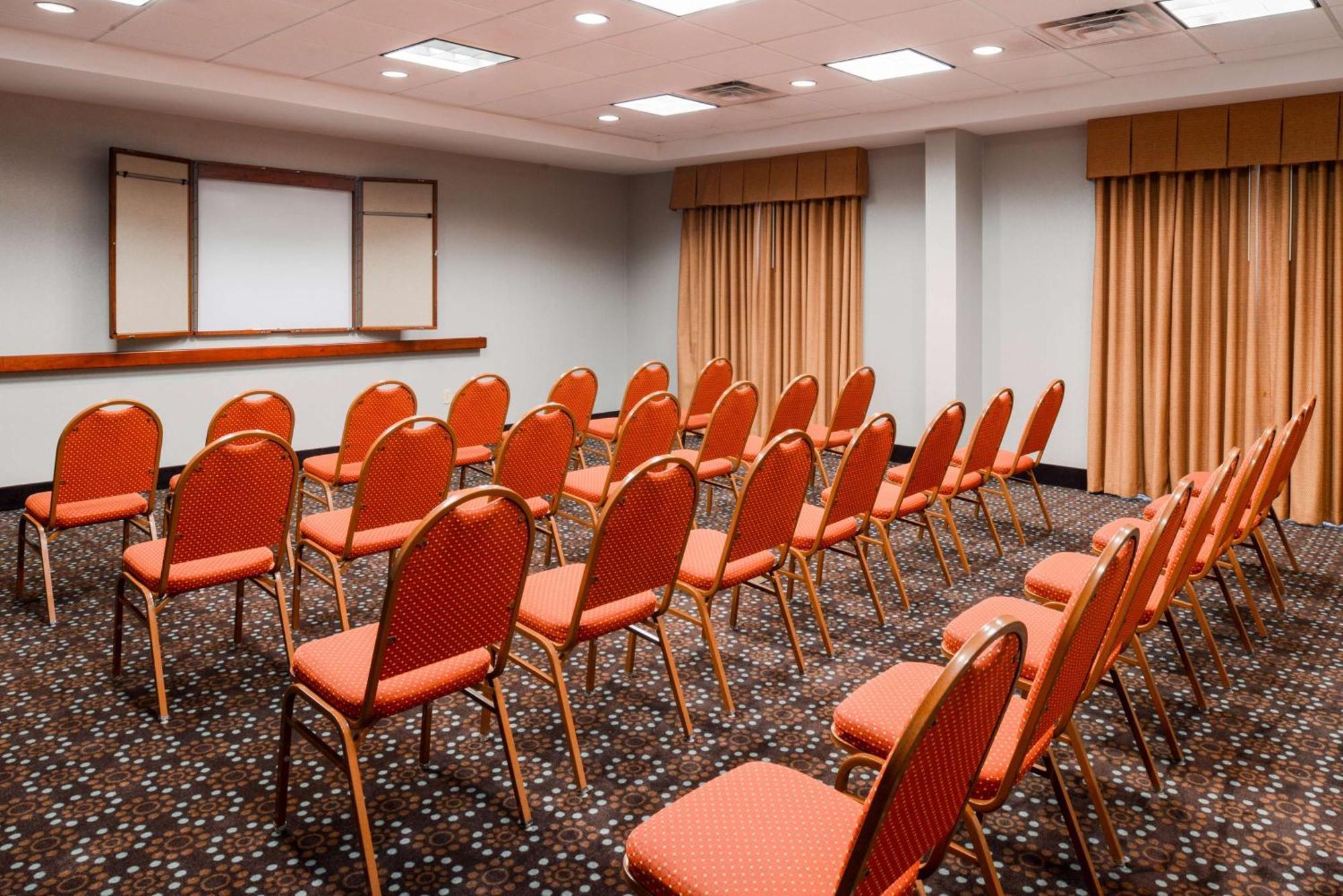 Hampton Inn & Suites By Hilton Plymouth Bagian luar foto
