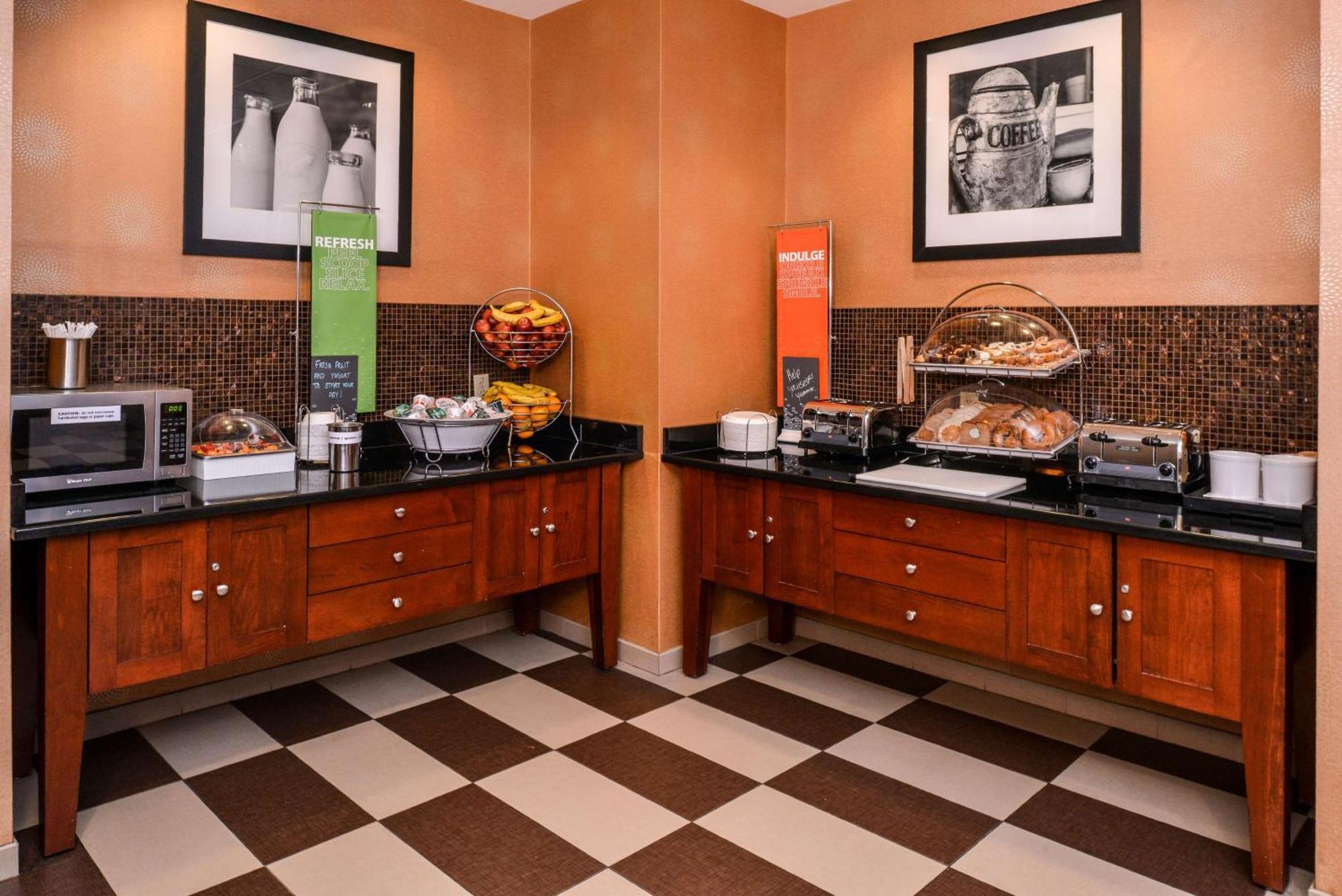 Hampton Inn & Suites By Hilton Plymouth Bagian luar foto